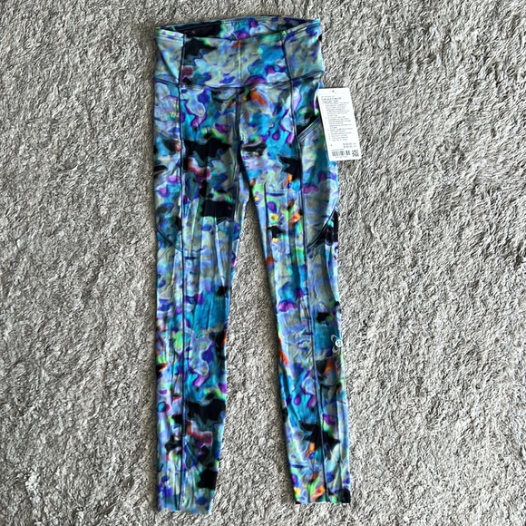 Lululemon SeaWheeze Fast and Free High-Rise Tight 25" in Euphoria Multi Size 4 - Picture 3 of 6